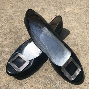 Kenneth Cole Black Flats